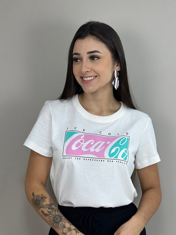 T-SHIRT FEMININA COCA COLA ESTAMPA ICE COLD