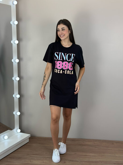 VESTIDO CAMISETAO ESTAMPADO 1886 COKE