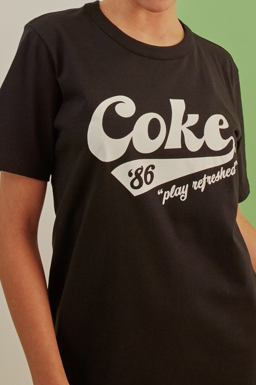 VESTIDO CAMISETAO COKE 86